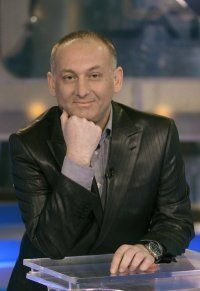 DENIS LATIN JAVNO UŽIVA U SPRDANJU KOLINDE