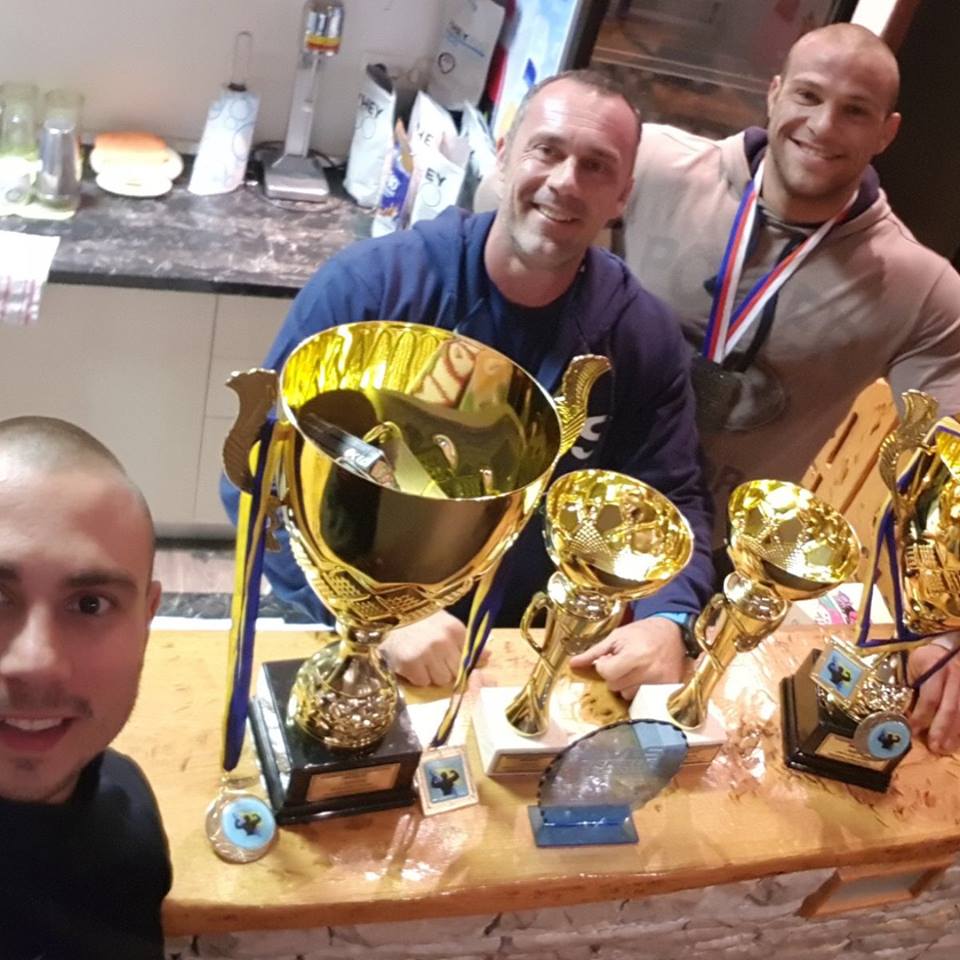 MARIO JARNEČIĆ iz sjene po svuda