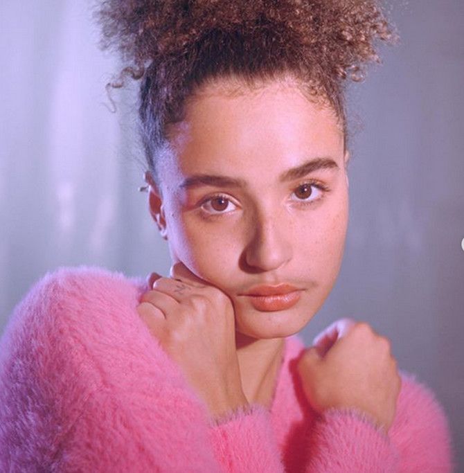 Svi su šokirani zbog ovog detalja: Narednih mjesec dana sve djevojke će nositi baš to, iako se muškarcima GADI!