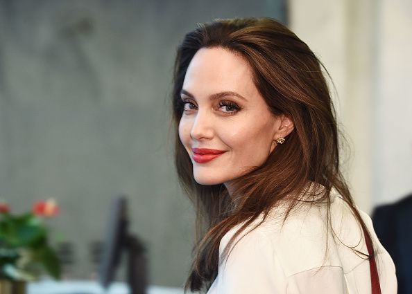 Seli se na drugi kraj svijeta: Angelina Jolie nema više obzira prema bivšem mužu