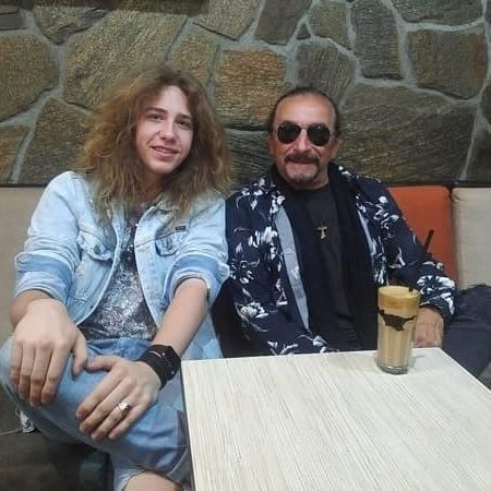 ŽELJKO BEBEK JE OPLJAČKAN: NESTALA SKUPA OPREMA I SINOVA GITARA!