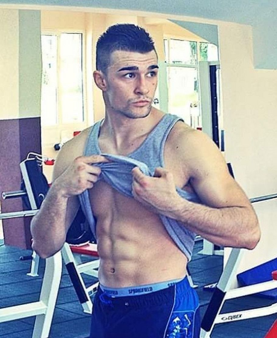 ŠTO MU SE DOGODILO? Pjevač sada izgleda mnogo drugačije