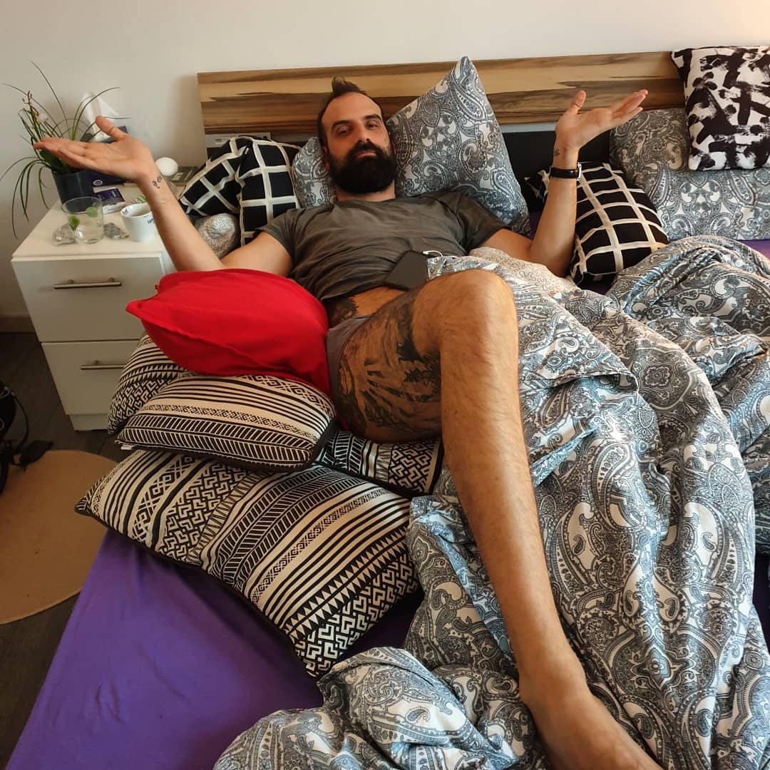 KOMIČAR IVAN ŠARIĆ PORUČIO IZ BOLNICE:”SVEMIR IMA NAJBOLJI SMISAO ZA HUMOR!”