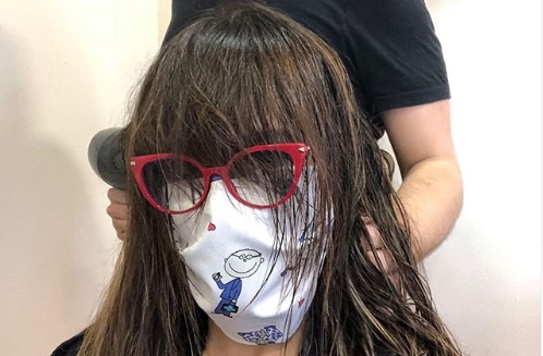 SEVERINA S MASKOM NA LICU POSLALA PORUKU JAVNOSTI: „ČUVAJTE DJECU I STARIJE“
