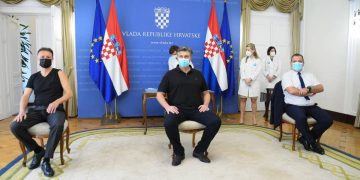 PLENKOVIĆ, BEROŠ I JANDROKOVIĆ JAVNO SE CIJEPILI ASTRAZENECOM, poslali poruke građanima