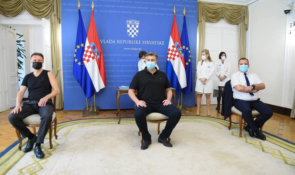 PLENKOVIĆ, BEROŠ I JANDROKOVIĆ JAVNO SE CIJEPILI ASTRAZENECOM, poslali poruke građanima