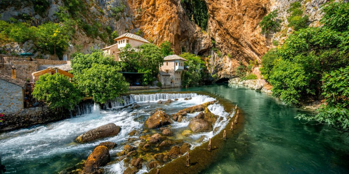 Oaza mira i duhovnosti: VRELO BUNE I LEGENDA O BLAGAJSKOJ TEKIJI