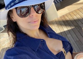 Eva Longoria pozirala u bikiniju i pohvalila se svojim tijelom