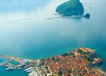 Budva sa pjenom poziva stalne i nove turiste