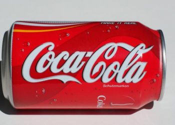 SAV KORONAVIRUS NA SVIJETU MOŽE STATI U JEDNU LIMENKU COCA COLE!