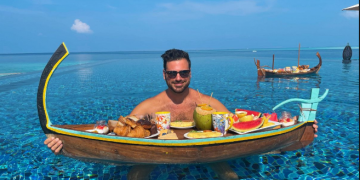 POGLEDAJTE KAKO STJEPAN HAUSER UŽIVA NA MALDIVIMA UZ TAJANSTVENU “SIRENU”!!! (VIDEO)