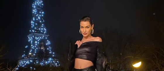 BELLA HADID raskopčala košulju i pokazala zavidnu figuru!