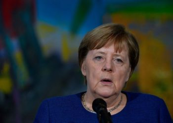 MERKEL SE KAJE ZBOG MJERA, STRAHUJE OD POLITIČKE PROPASTI I NEMIRA