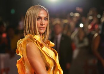 SIMPATIČNA UMJESTO PROVOKATIVNA: Nesvakidašnje izdanje JENNIFER LOPEZ sve oduševilo
