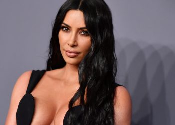 „NISAM METEOROLOG“: KIM KARDASHIAN NE ZNA RAZLIKOVATI SNIJEG I GRAD