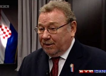 Šeks: Predsjednika treba Ustavno suspendirati jer ima ozbiljan koktel psihičkih bolesti.