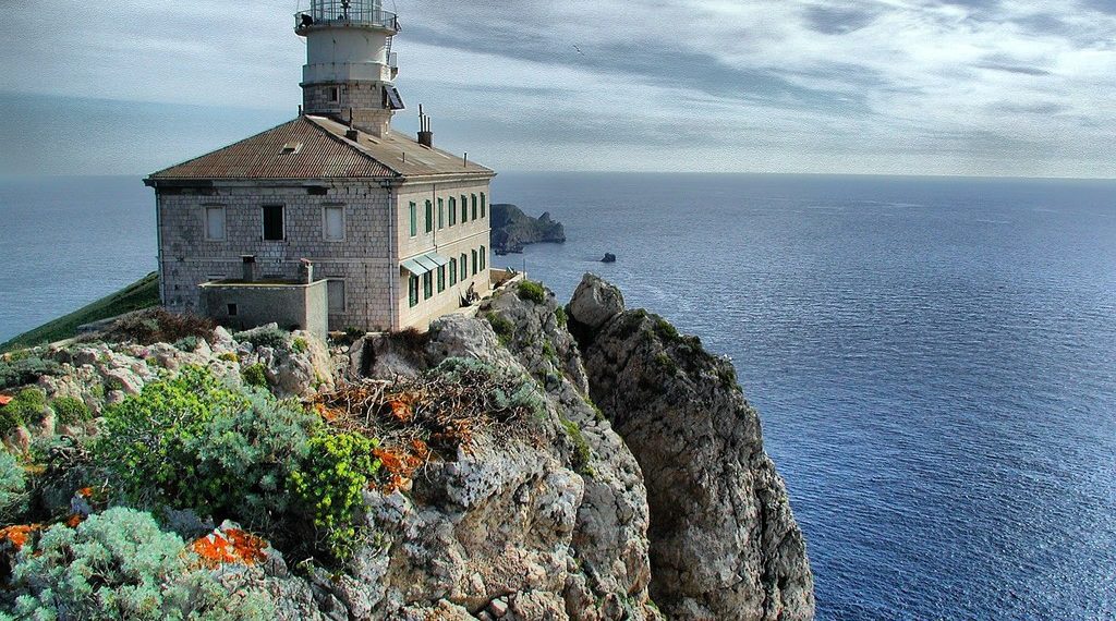 Čuvari Jadrana: Svjetionici kao savršeno mjesto za osamu i odmor!