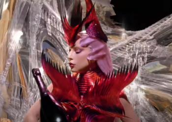 Lady Gaga izdala glamurozni video