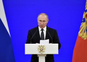 Putin: Širi se histerija. Želimo mir. Nemojte preći crvenu liniju.