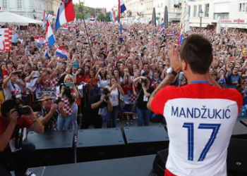 Mario Mandžukić svoju mjesečnu platu od 2.000.000 kuna donirao siromašnima! Bio je ozlijeđen i nije igrao!