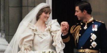 Izložba vjenčanica princeze Diane prvi put u javnosti u kraljevskoj palači!