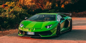 ZA BOGATE NEMA KRIZE: Enormno porasla prodaja luksuznih automobila!