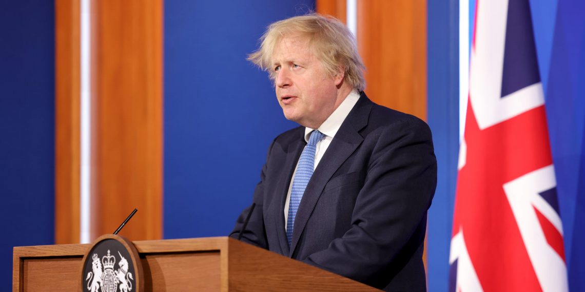 Johnson: Britancima ćemo dozvoliti ljetovanje od 15.05 u cijepljenje zemlje