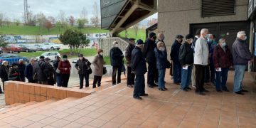 Sarajevo: Krenulo cijepljenje, građani jedva dočekali