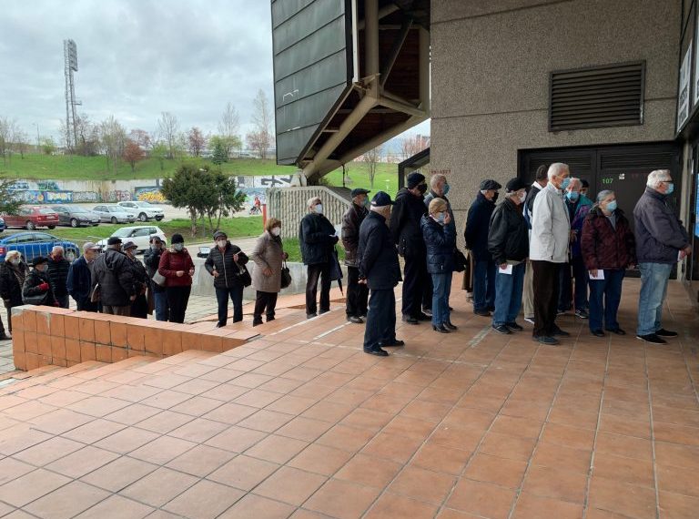 Sarajevo: Krenulo cijepljenje, građani jedva dočekali