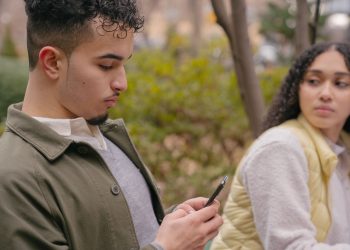 Ljubomora je toksična za svaku vezu, uz ove savjete probajte da je pobjedite!