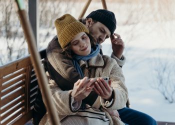 Studije pokazale: Inteligentne osobe teže se zaljubljuju!