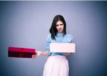 Nevjerojatno: buduća mladenka razmišlja hoće li na svoje vjenčanje pozvati sestru jer joj ona ne može kupiti skupi poklon