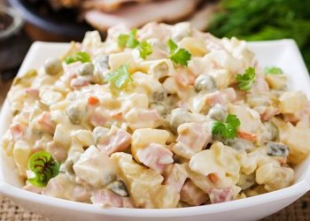 Evo kako je nastala francuska salata: Nije iz Francuske, recept je ukraden, a svi je drugačije zovu!