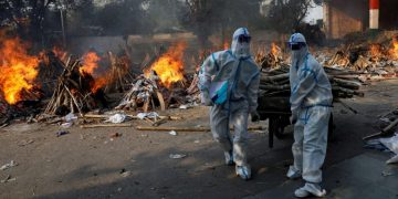 NOVI CRNI REKORD: U Indiji za dan umrlo preko 4.000 ljudi