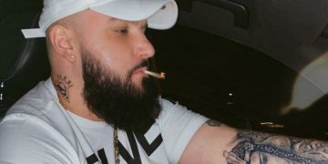 Ni nakon gole fotke Buba Corelli ne smiruje: Objavio fotku na kojoj konzumira marihuanu