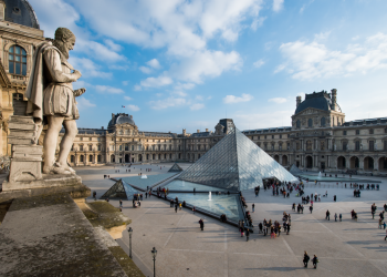 Na čelo Louvrea po prvi put u povijesti dolazi žena!