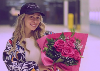 Albina se vratila u domovinu! U Zagrebu je dočekali obitelj i fanovi!