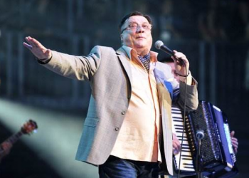 Halid Bešlić: Ima naznaka za duet sa Dinom Merlinom, njemu sam sve prepustio!