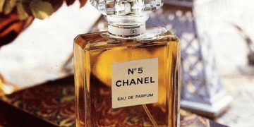 “Moda je prolazna, a stil vječan”: Najčuveniji parfem proslavio 100. rođendan, ovo je njegova priča!