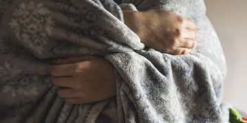 Znate onu: ‘Tko ima hladne ruke – dobar je u krevetu’? Trebali bi se pripaziti..