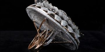 Pogledajte veličanstveni prsten koji je oborio Guinnessov rekord – sadrži čak 12,638 dijamanata