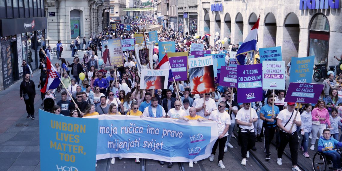 Hod za život okupio na tisuće ljudi u Zagrebu