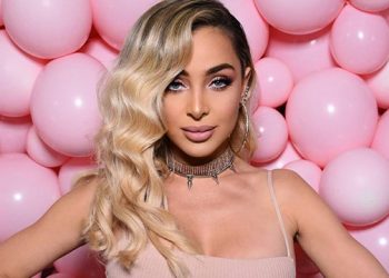 Maya Berović pohvalila se oblinama u oskudnom kupaćem kostimu!