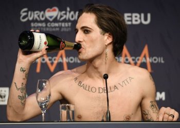 Provokativne tetovaže pobjednika Eurovizije primijetili su svi: Jedna od njih znači “Dječaci plaču”