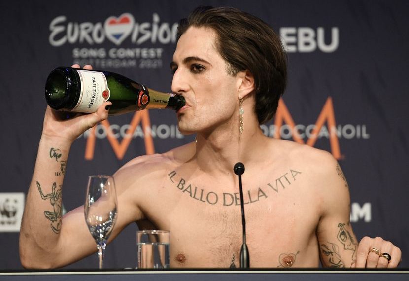 Provokativne tetovaže pobjednika Eurovizije primijetili su svi: Jedna od njih znači “Dječaci plaču”