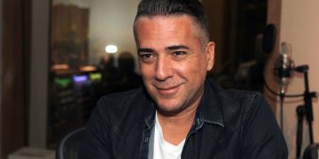 Željko Joksimović se povodom 30 godina mature vratio u školske klupe!