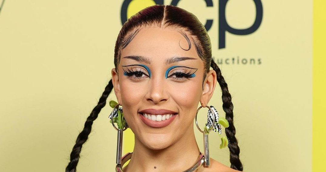 Doja Cat se udružuje s Arianom Grande i The Weekndom