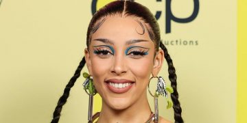 Doja Cat se udružuje s Arianom Grande i The Weekndom