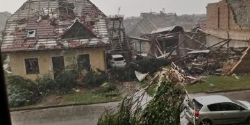 Nepredviđeni tornado razorio sedam Čeških sela, desetak mrtvih, 200 ranjenih