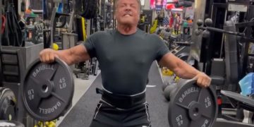 Sylvester Stallone pohvalio se kako razvaljuje na treninzima i u osmom desetljeću života!